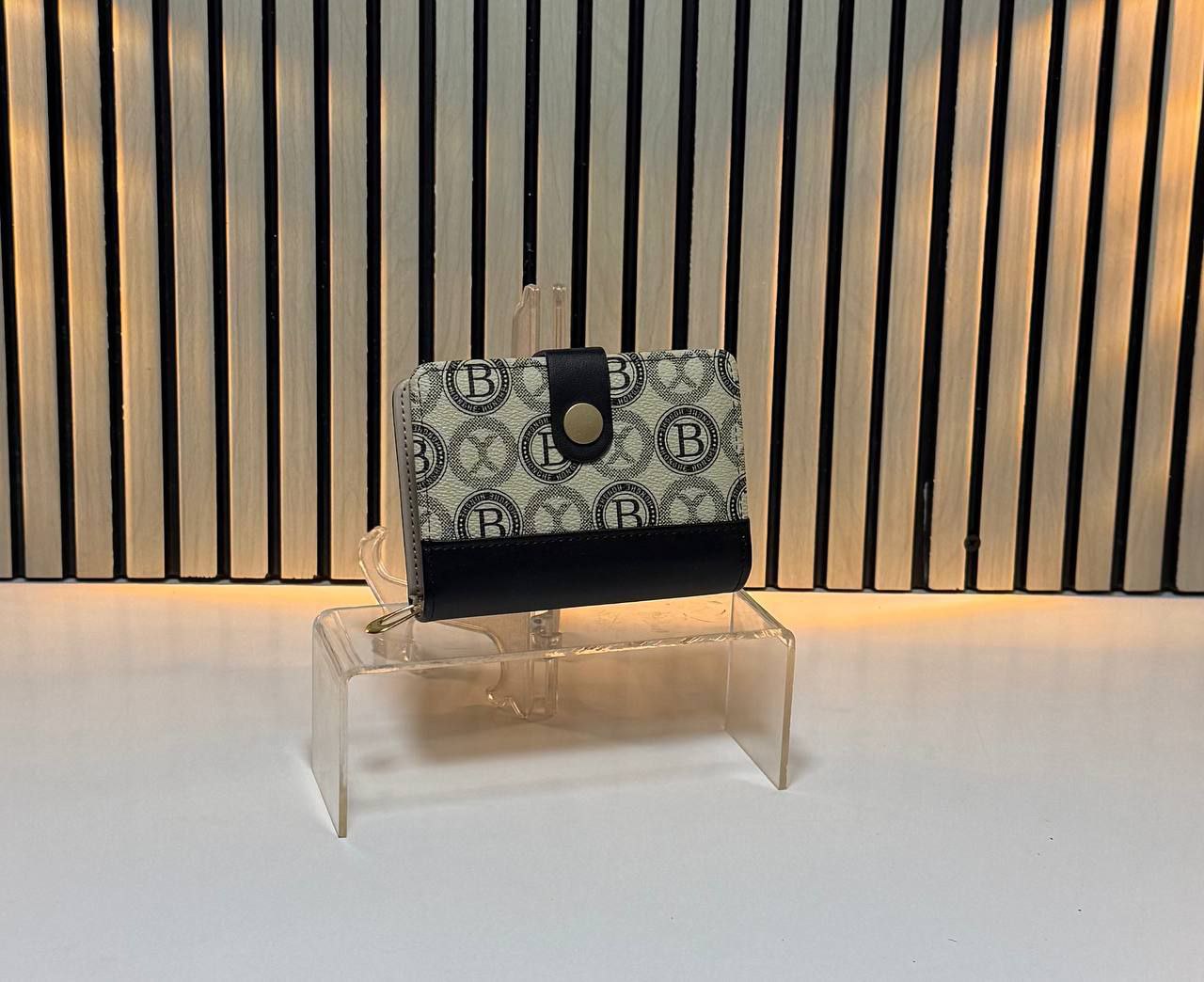 /public/uploads/photos/shares/Suzy bags/IMG_2805.jpeg